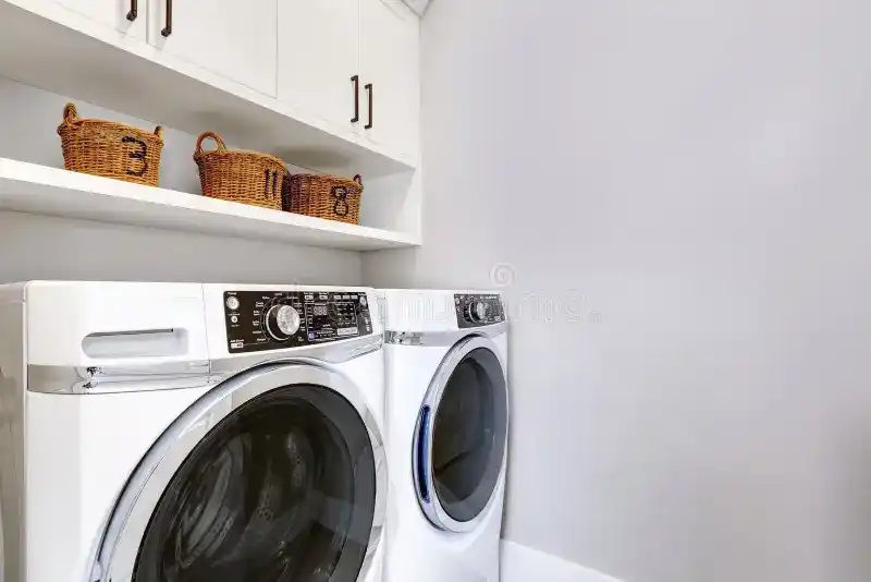 white-clean-laundry-room-modern-washer-dryer-125640340