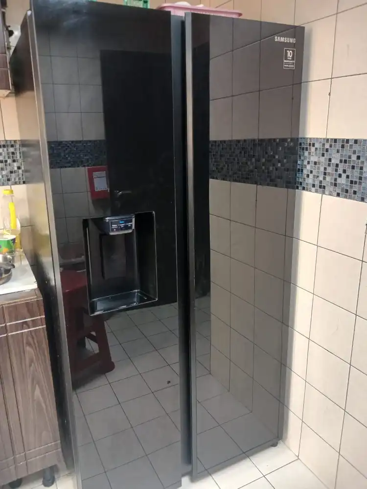 Samsung Side-by-Side Refrigerator Glass Front