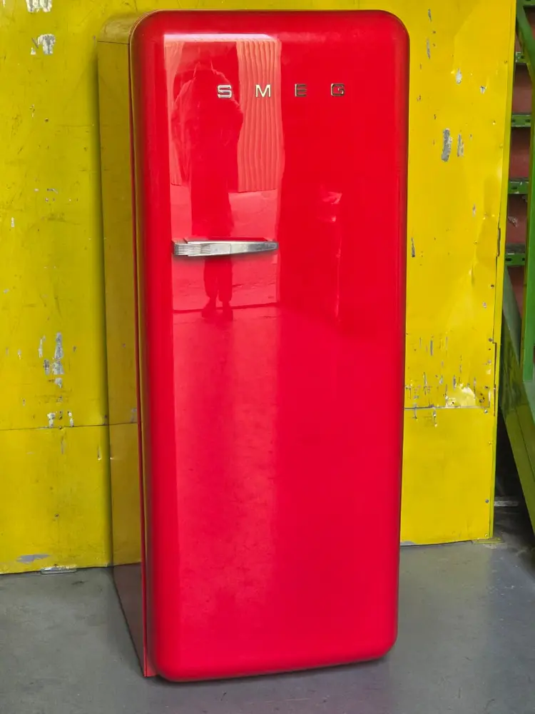 SMEG Retro Style Single Door Refrigerator Red 248 L - Image 3